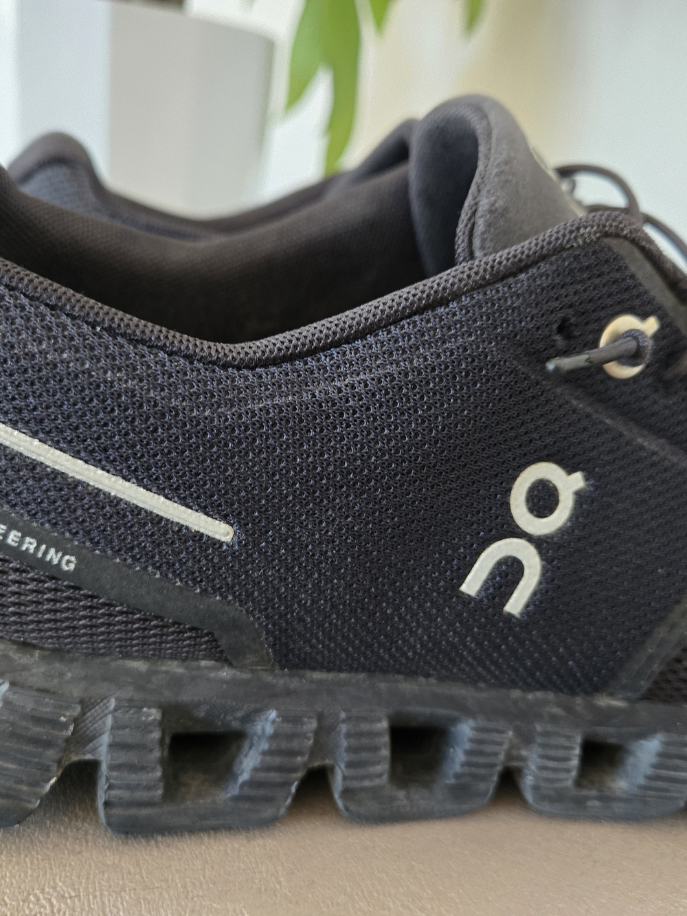 On Cloud 5 - All Black- Women Running Shoes - Picture 2 of 7